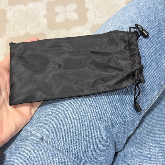 Sean John Black Round Sunglasses with case brand new - Picture 7 of 8